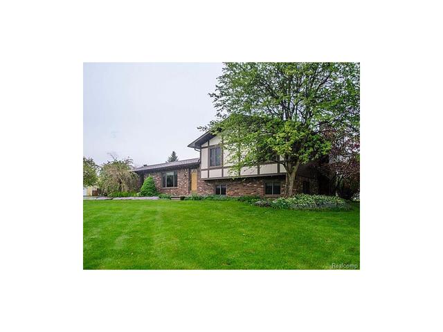 1490 Truman Loop