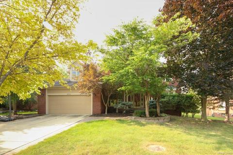 450 Fairbrook St