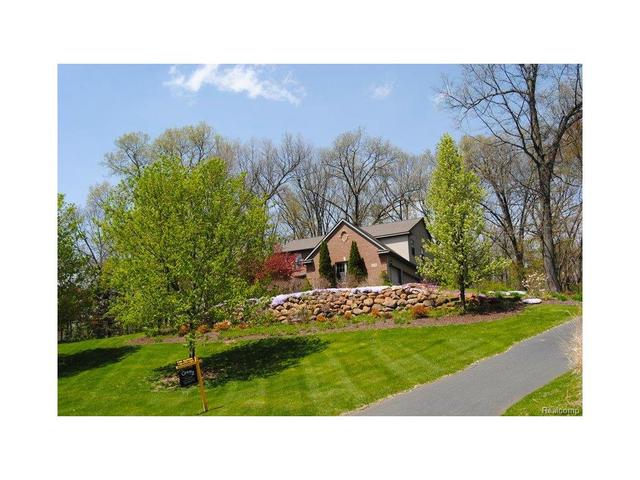 11175 Algonquin Dr