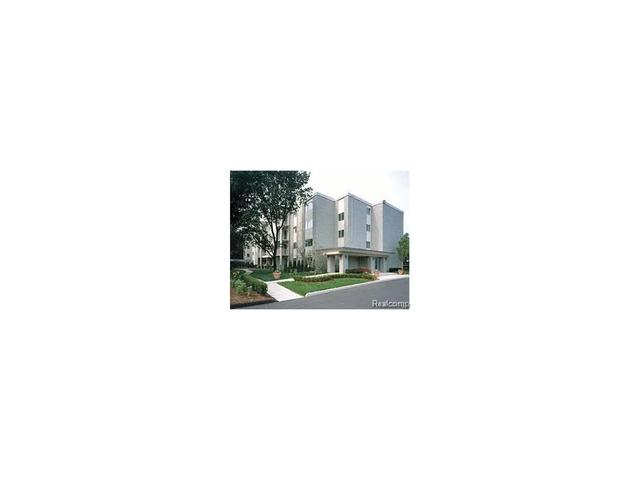 7010 Deerhurst S