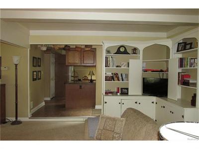 15119 Robinwood Plymouth, MI 48170