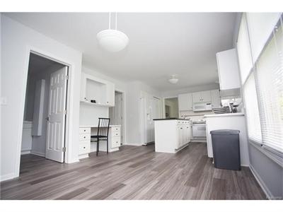9071 Woodgrove