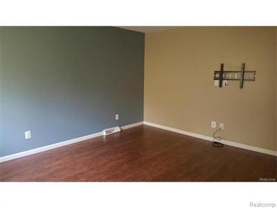 794 S Harvey