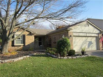 794 S Harvey