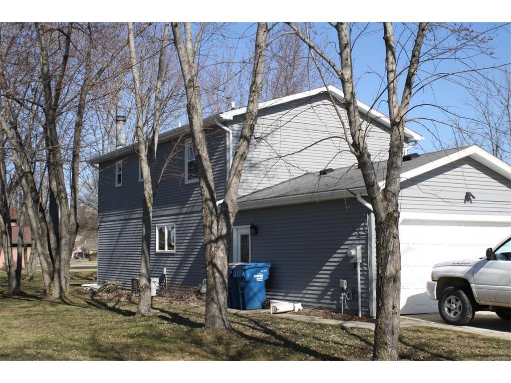 307 W Bemis Rd