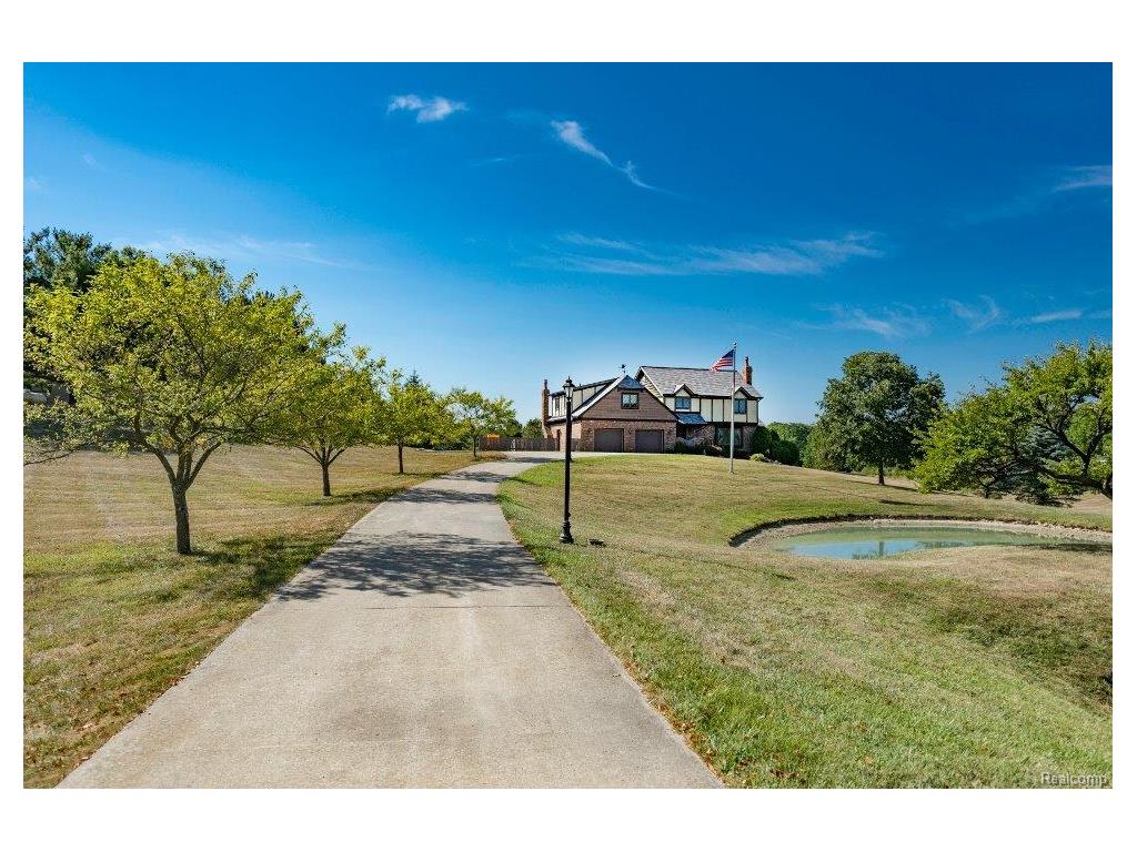 311 Castlebury Dr