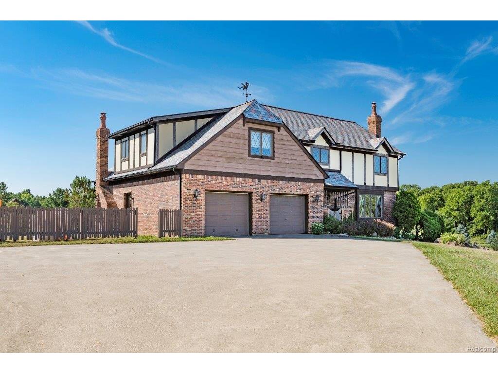 311 Castlebury Dr