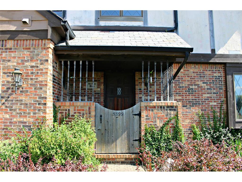 311 Castlebury Dr
