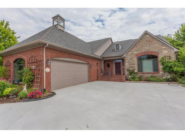 1754 Stoneridge Dr