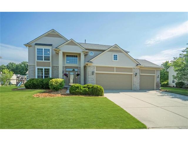 1047 Saddle Dr