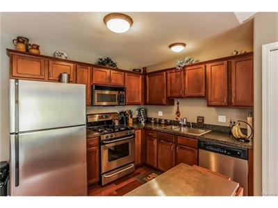 10716 Bouldercrest