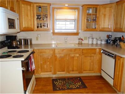 For Sale: 2576 Edgemont Trenton, MI 48183