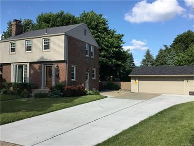 2619 Edgemont Trenton, MI 48183