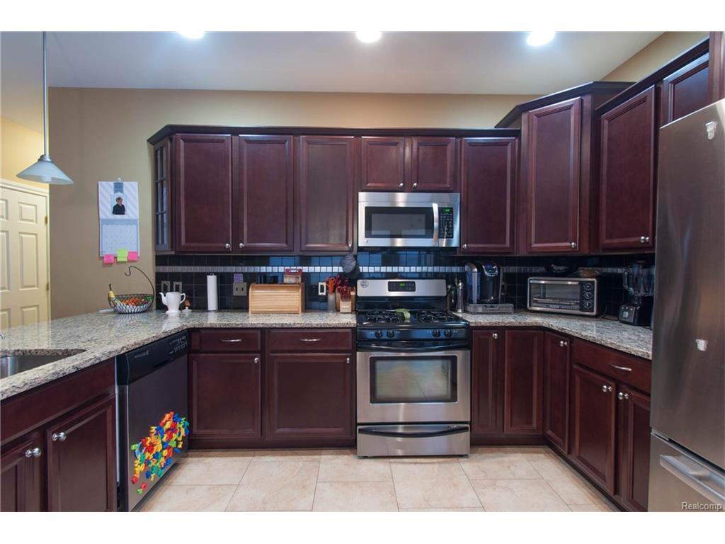 6590 Central City Pkwy #8