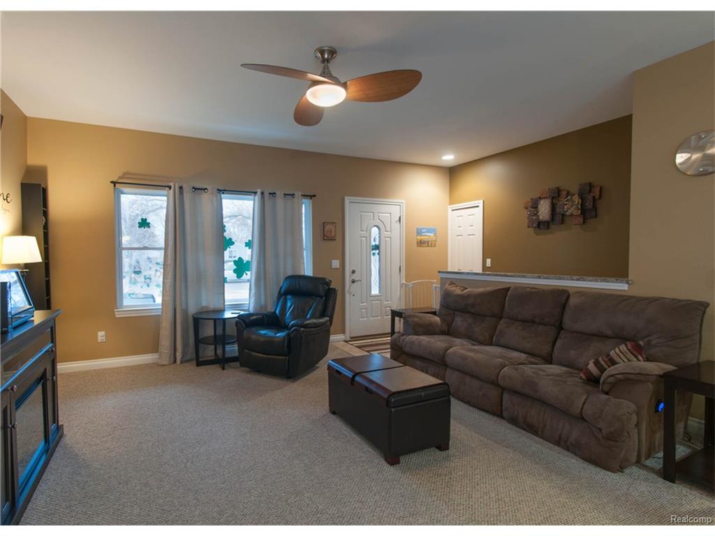 6590 Central City Pkwy #8