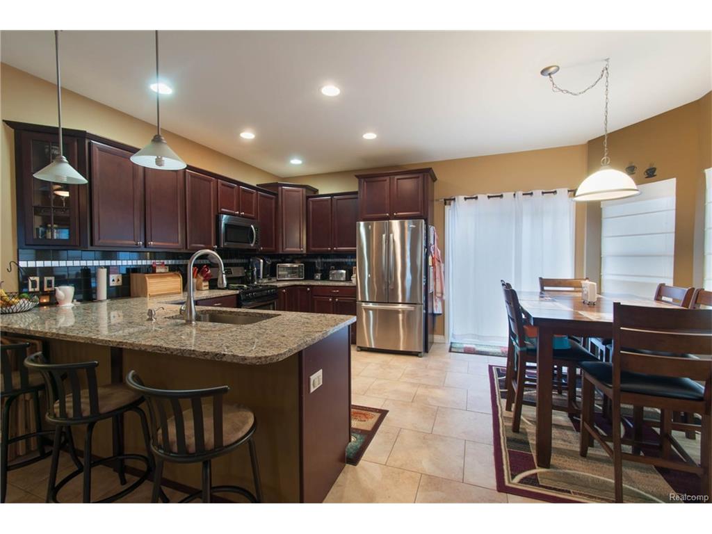 6590 Central City Pkwy #8