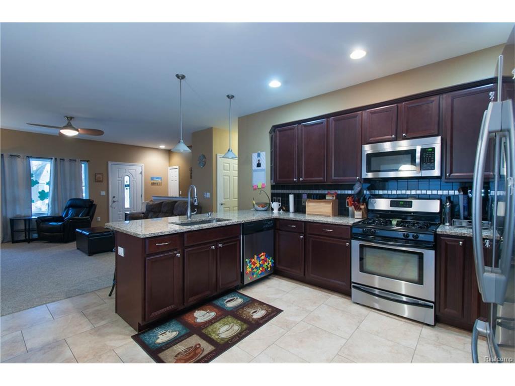 6590 Central City Pkwy #8