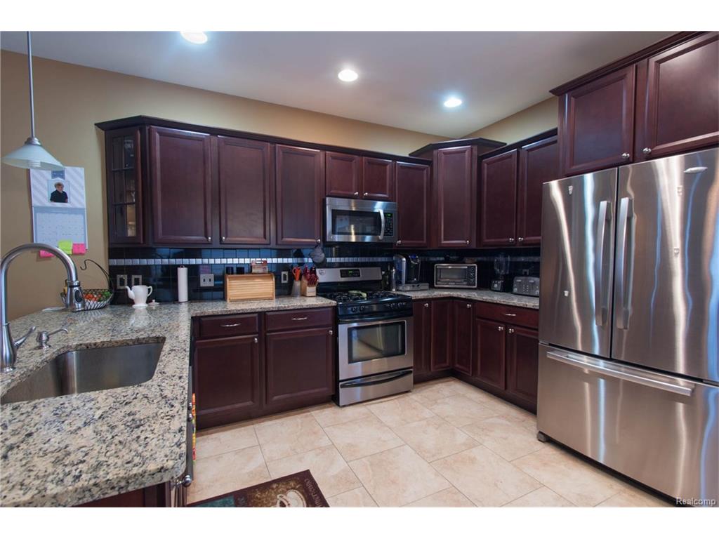 6590 Central City Pkwy #8