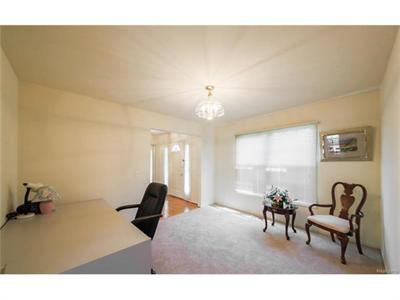 42155 Trent Canton, MI 48188