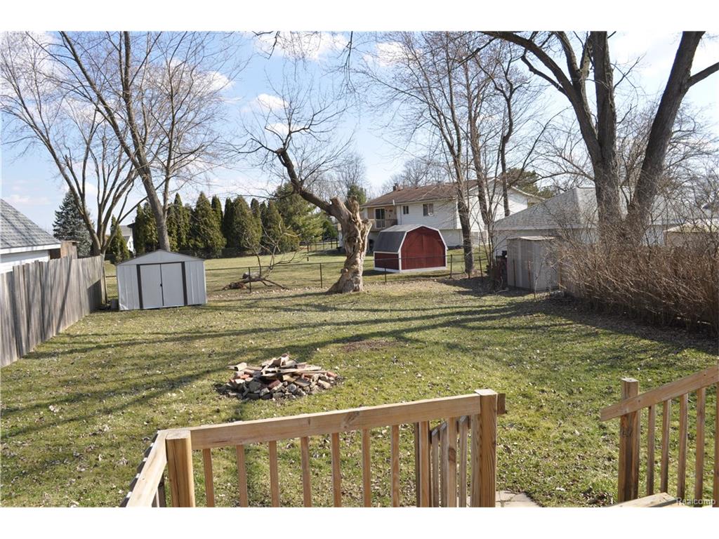 451 6 Mile Rd