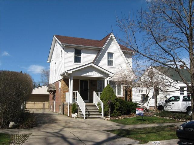896 Superior Blvd