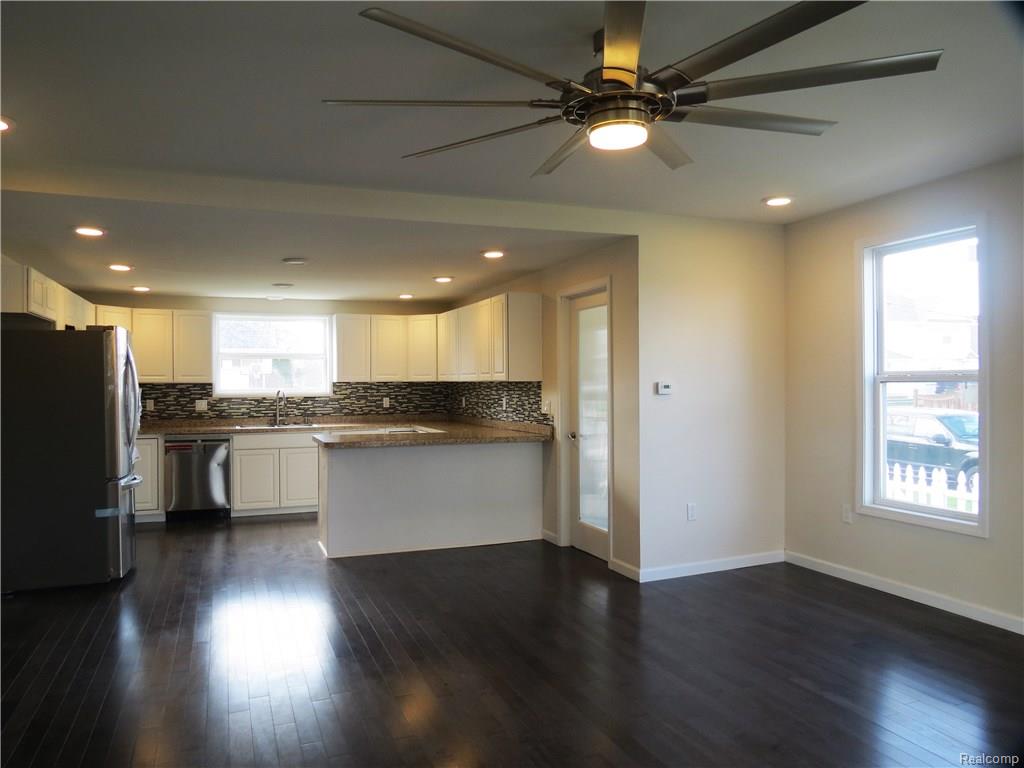 14277 Cranbrook