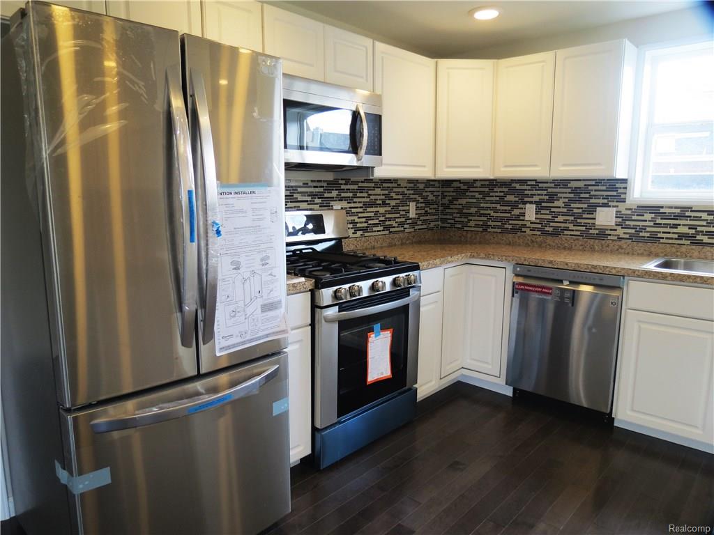 14277 Cranbrook