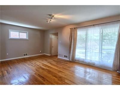 14730 Balsam Southgate, MI 48195