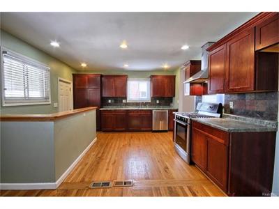 14730 Balsam Southgate, MI 48195