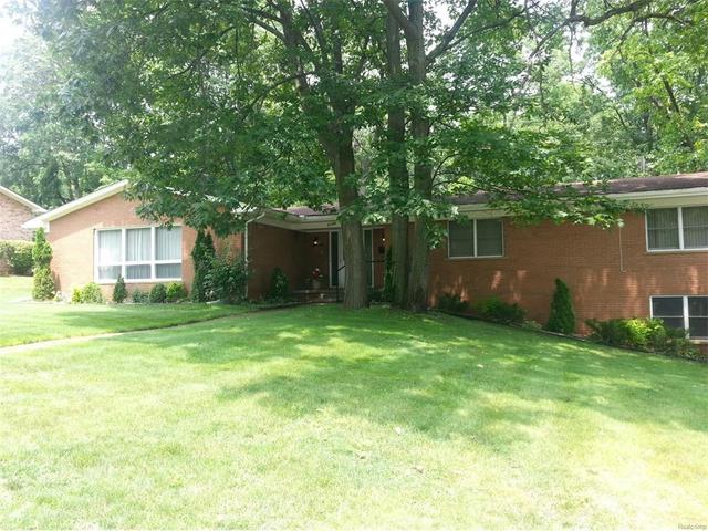 2870 Oakdale Dr