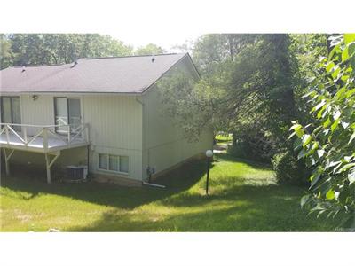 For Sale: 6031 Deer Crk Ypsilanti, MI 48197