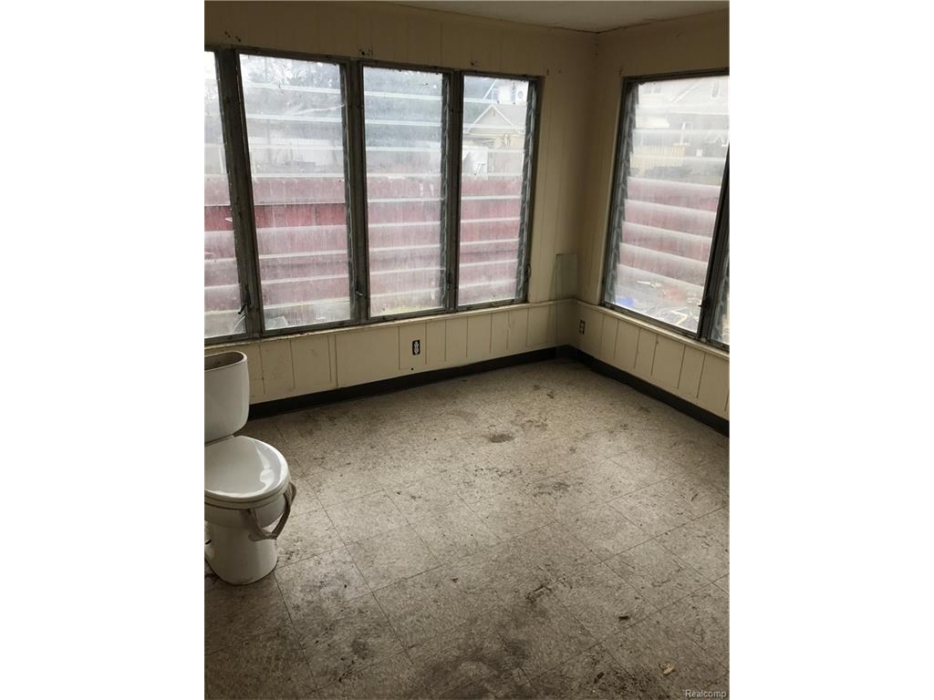 5203 University Pl