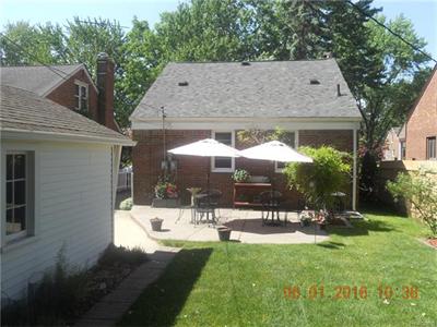 For Sale: 20911 Lennon Harper Woods, MI 48225