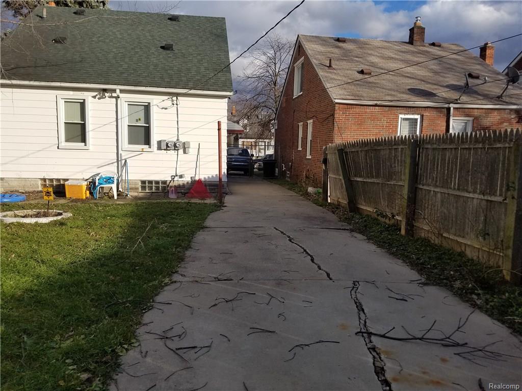 8505 Evergreen Ave