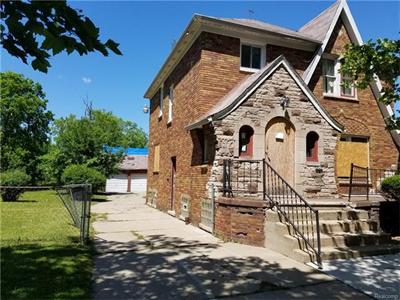 7467 Mansfield Detroit, MI 48228
