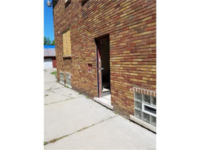 7467 Mansfield Detroit, MI 48228