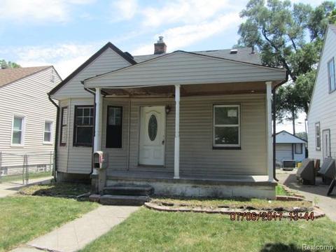 1365 Buckingham Ave