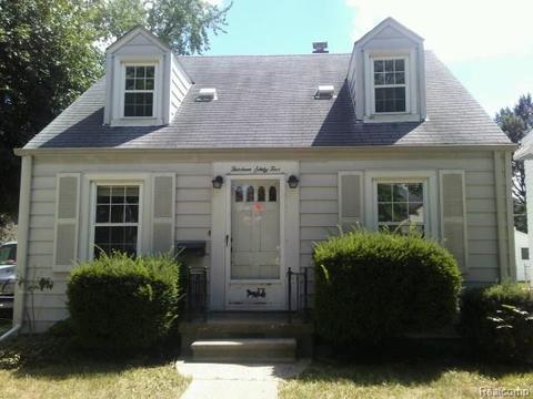1365 Buckingham Ave