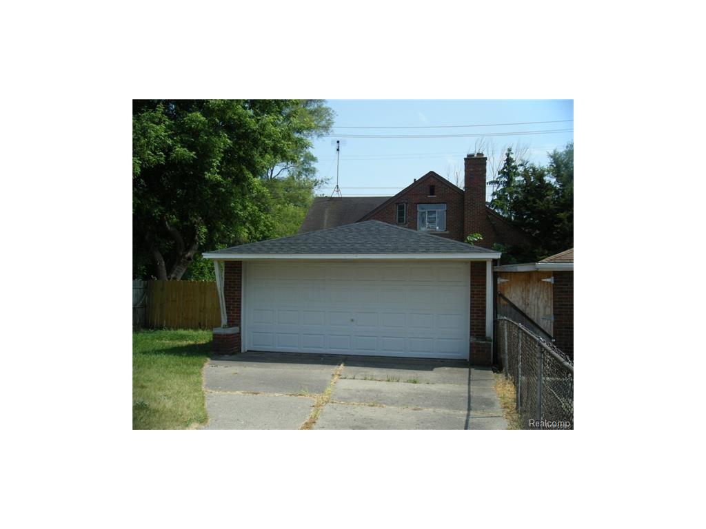 3127 E Outer Dr