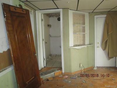 19473 Ward Detroit, MI 48235