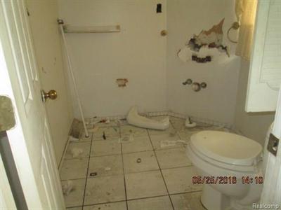 19473 Ward Detroit, MI 48235