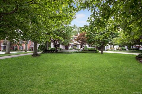 731 N Oxford Rd