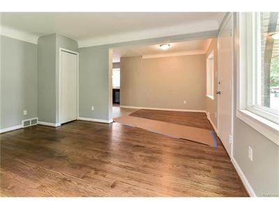 For Sale: 10006 Grayfield Redford, MI 48239
