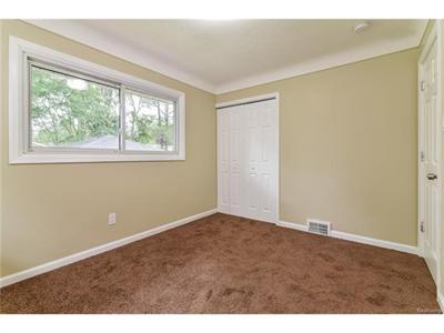 For Sale: 18649 Centralia Redford, MI 48240