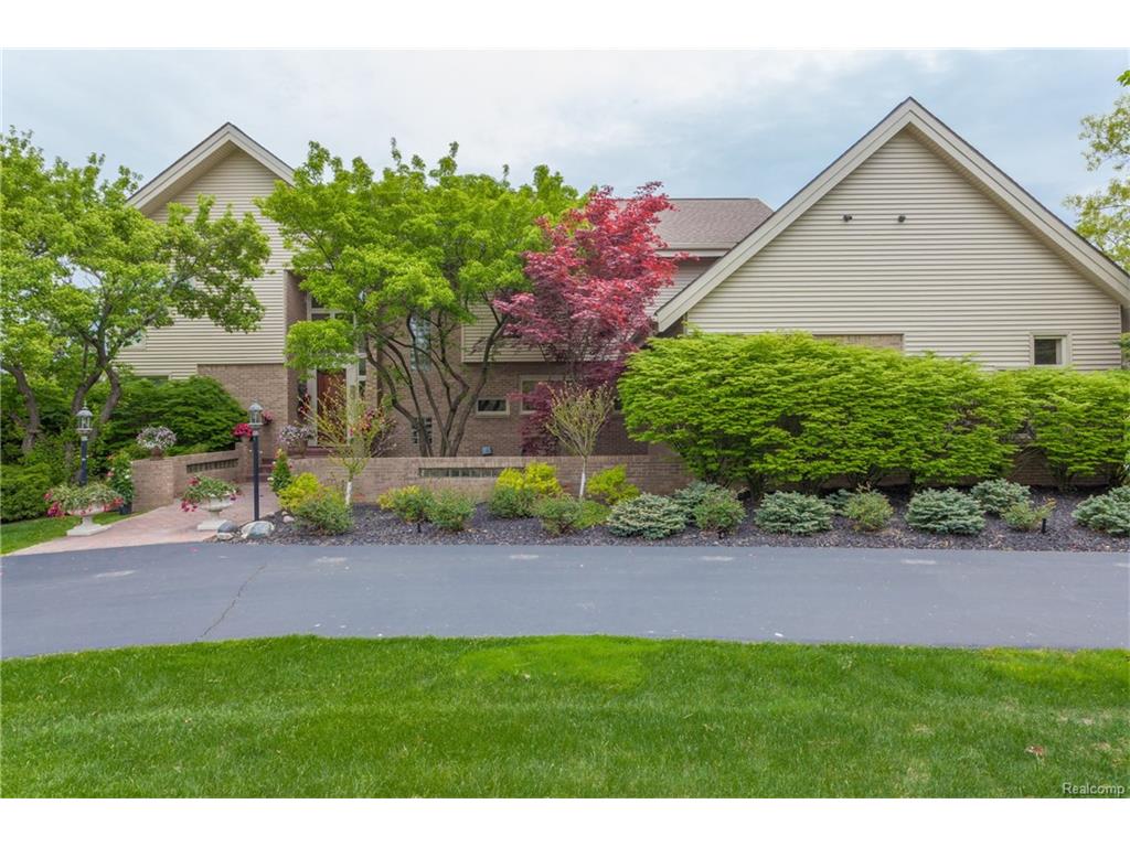 3882 Pine Harbor Dr