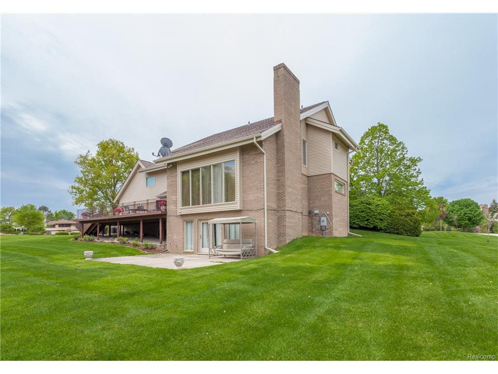 3882 Pine Harbor Dr