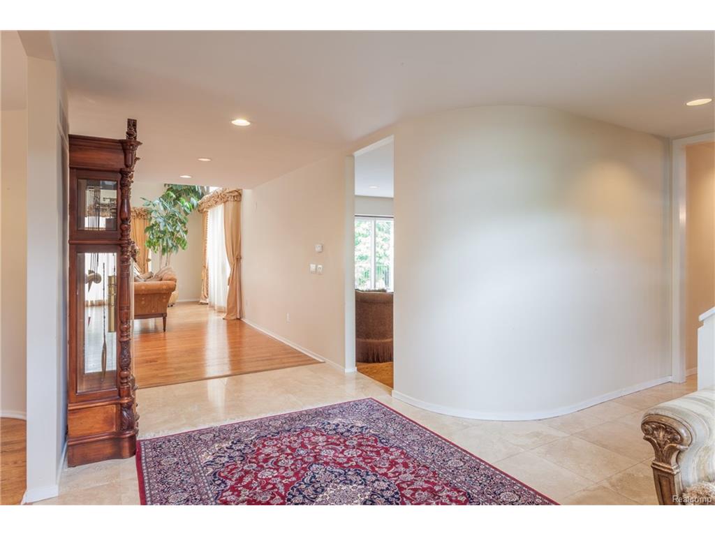 3882 Pine Harbor Dr