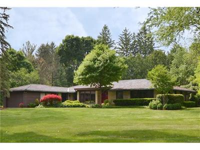 For Sale: 835 Harsdale Bloomfield Hills, MI 48302