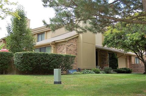 880 Canter Ln
