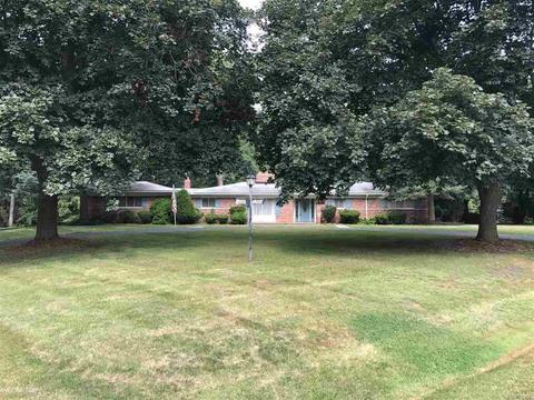 880 Canter Ln